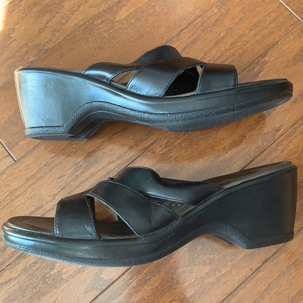 Dansko Wedge Black Leather Slip On Comfort Sandal Size 39